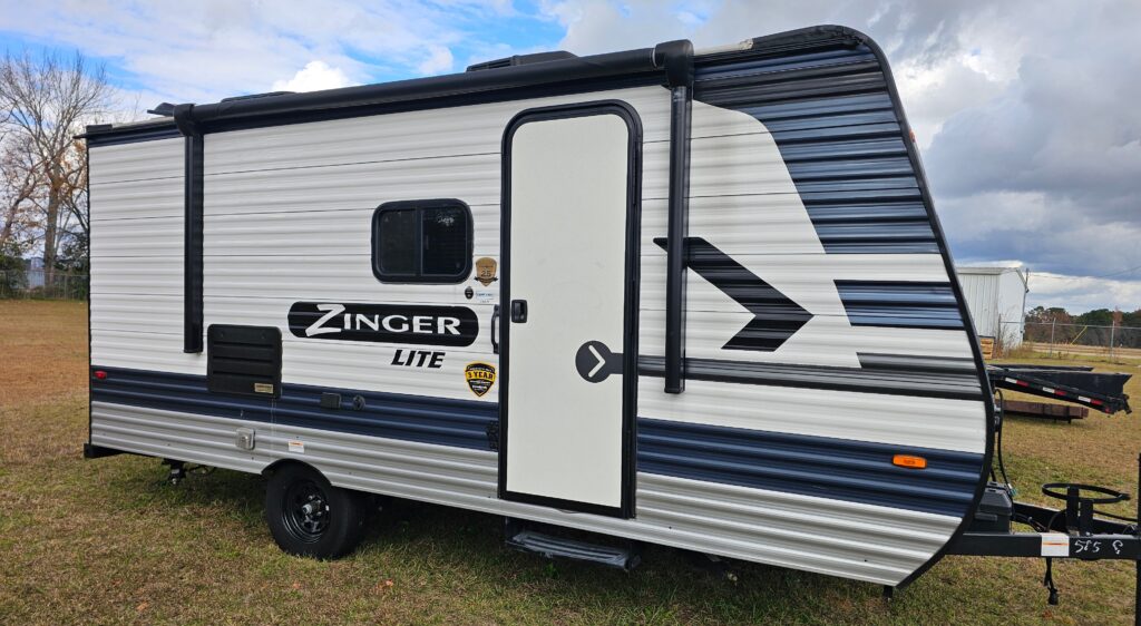 2022 Keystone Zinger Lite Front Side