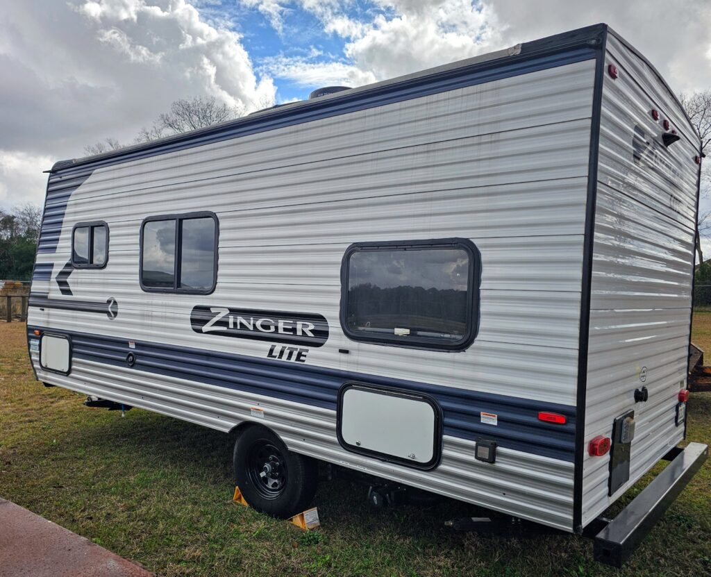 2022 Keystone Zinger Lite Side Back